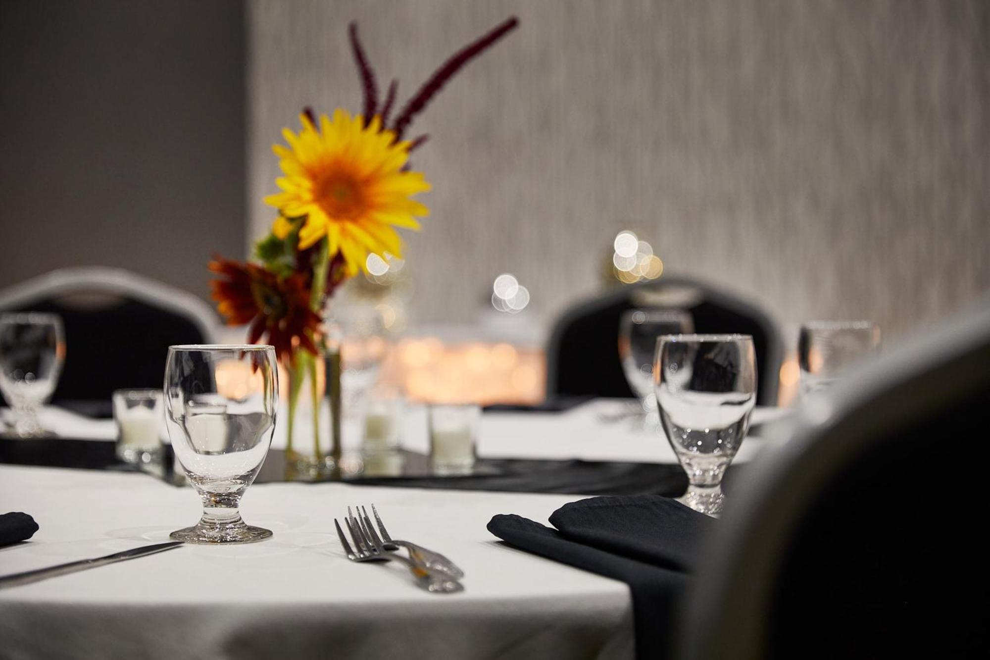 Holiday Inn Hotel & Suites Madison West - Middleton By Ihg מראה חיצוני תמונה